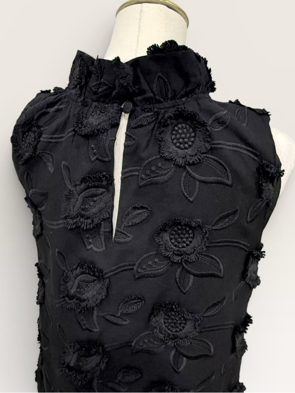 Abbey Glass Large Barbara Black Ruffle Neck Top 3D Floral Cotton NWT $145 - Picture 10 of 14